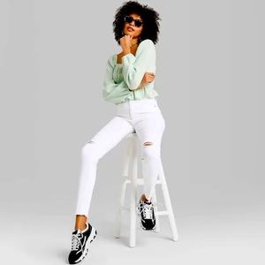 NWT Wild Fable High-Rise Skinny Jeans Size 0 / 25 waist / White, raw hem